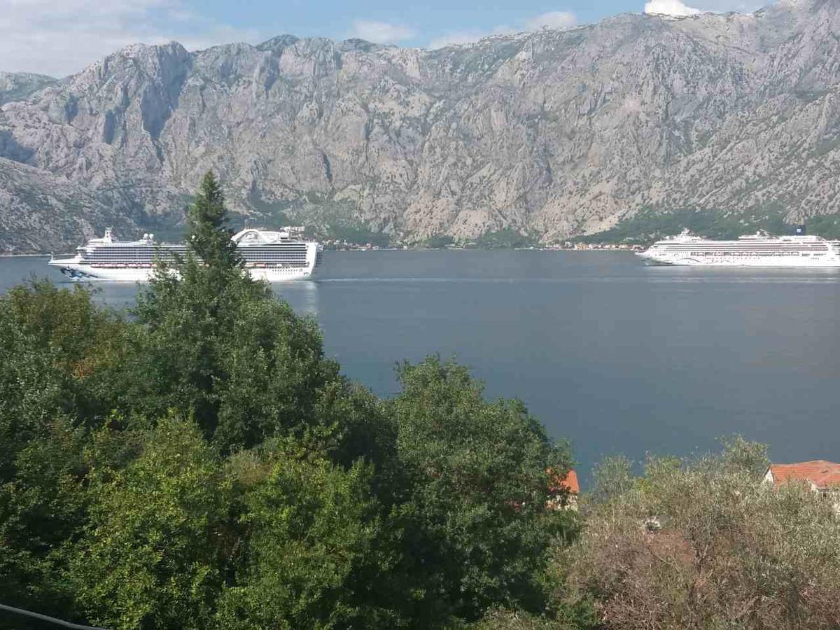 Apartmani Prcanj Kotor Luaran gambar