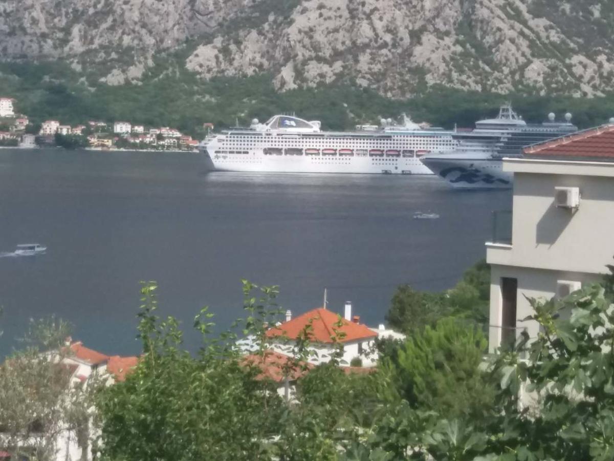Apartmani Prcanj Kotor Luaran gambar